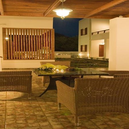 Syia Hotel Soúgia Exteriér fotografie